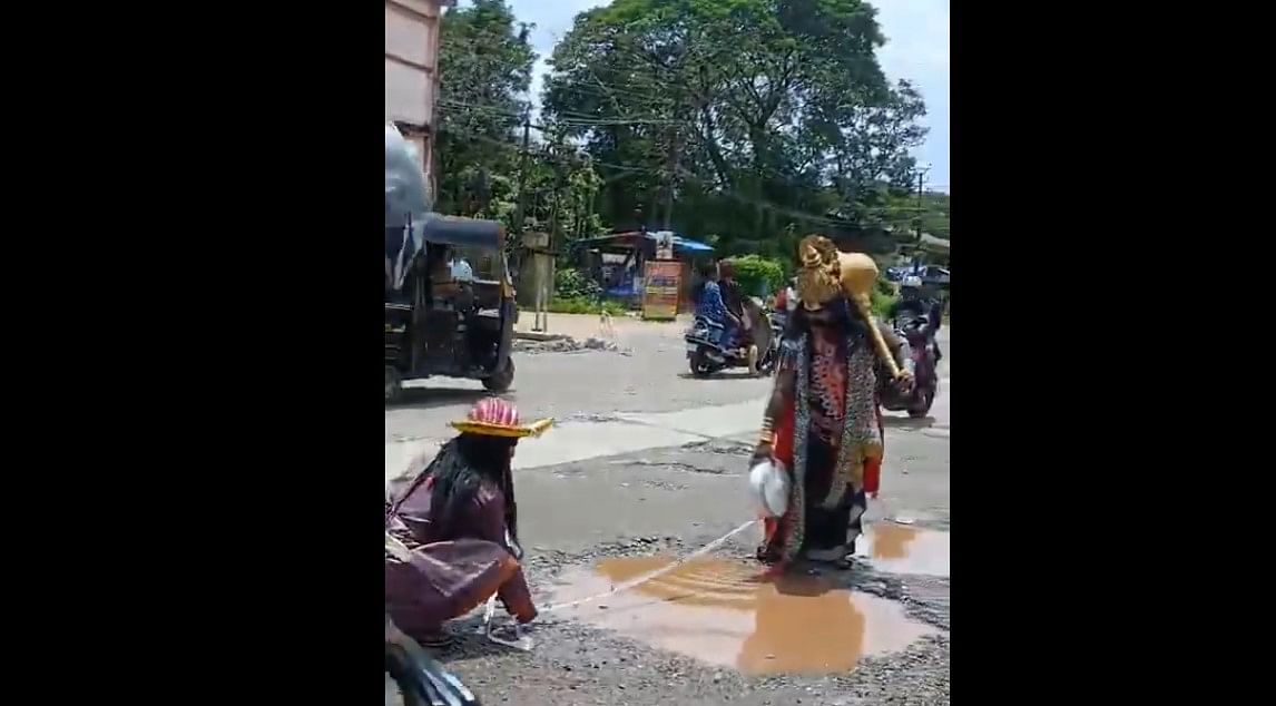 <div class="paragraphs"><p>Social activists wore the costumes of Yamaraja and Chitragupta to highlight shoddy conditions of pothole-ridden roads in Udupi.</p></div>